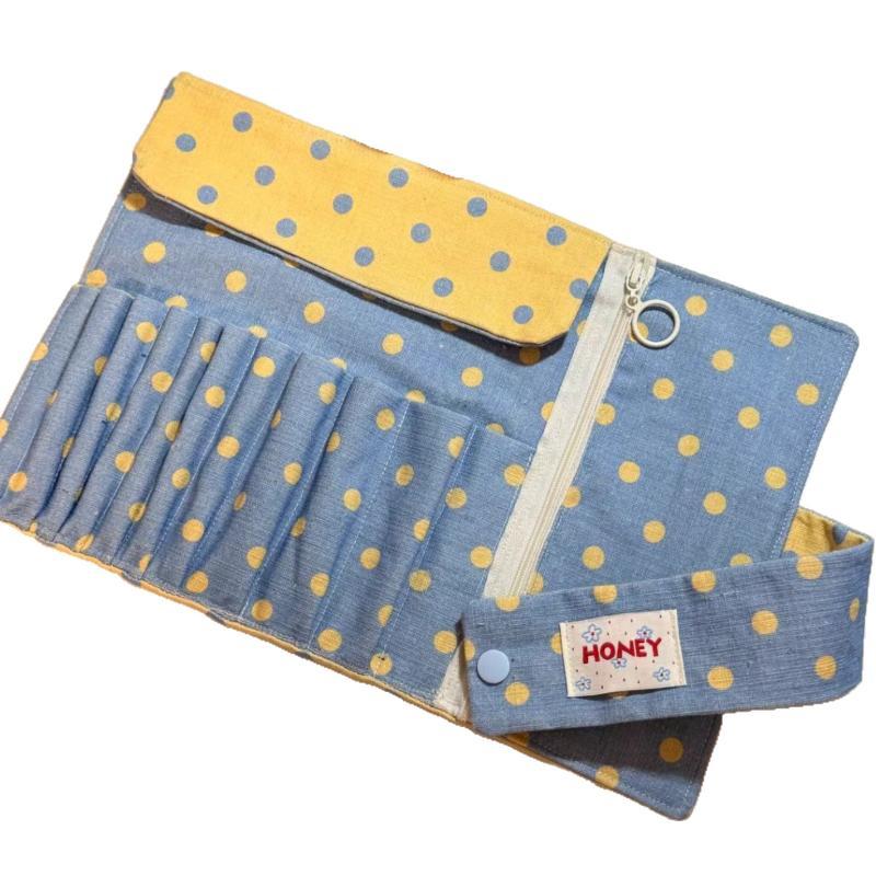 Vintage Polka Dot Roll Up Penc - Makeup recension och pris